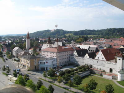 Mindelheim, östliche Innenstadt, im Hintergrund die Mindelburg